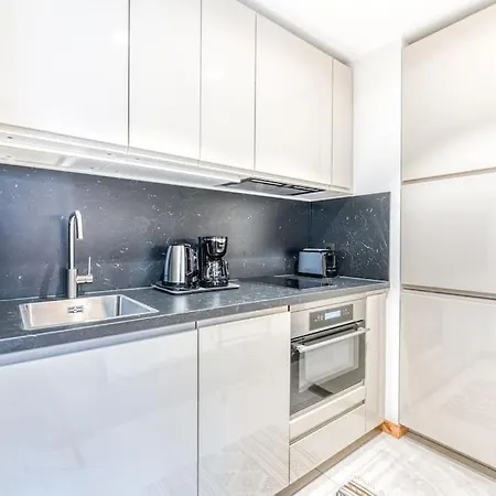 Barrats - Modern With Mont Blanc View Chamonix