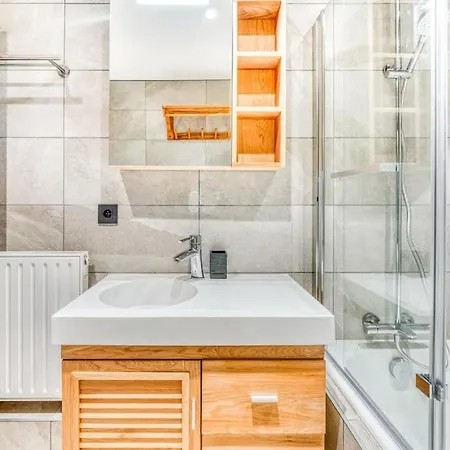 Barrats - Modern With Mont Blanc View