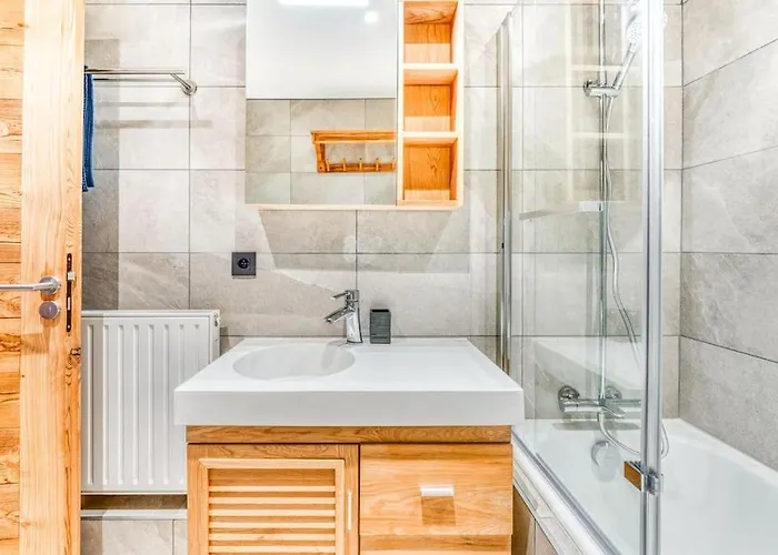 Barrats - Modern With Mont Blanc View